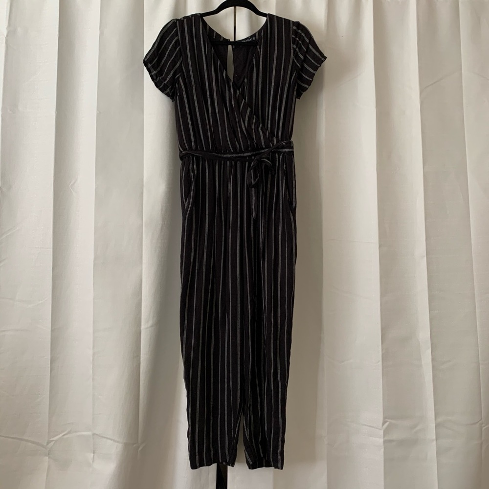 NWOT Abercrombie&Fitch black stripe jumpsuit